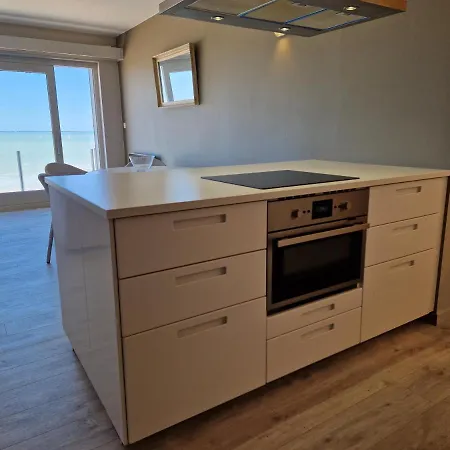 Premium Holidays - Charming Studio Senator 08.03 דירה *